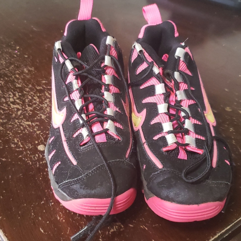 Girl's shoes
